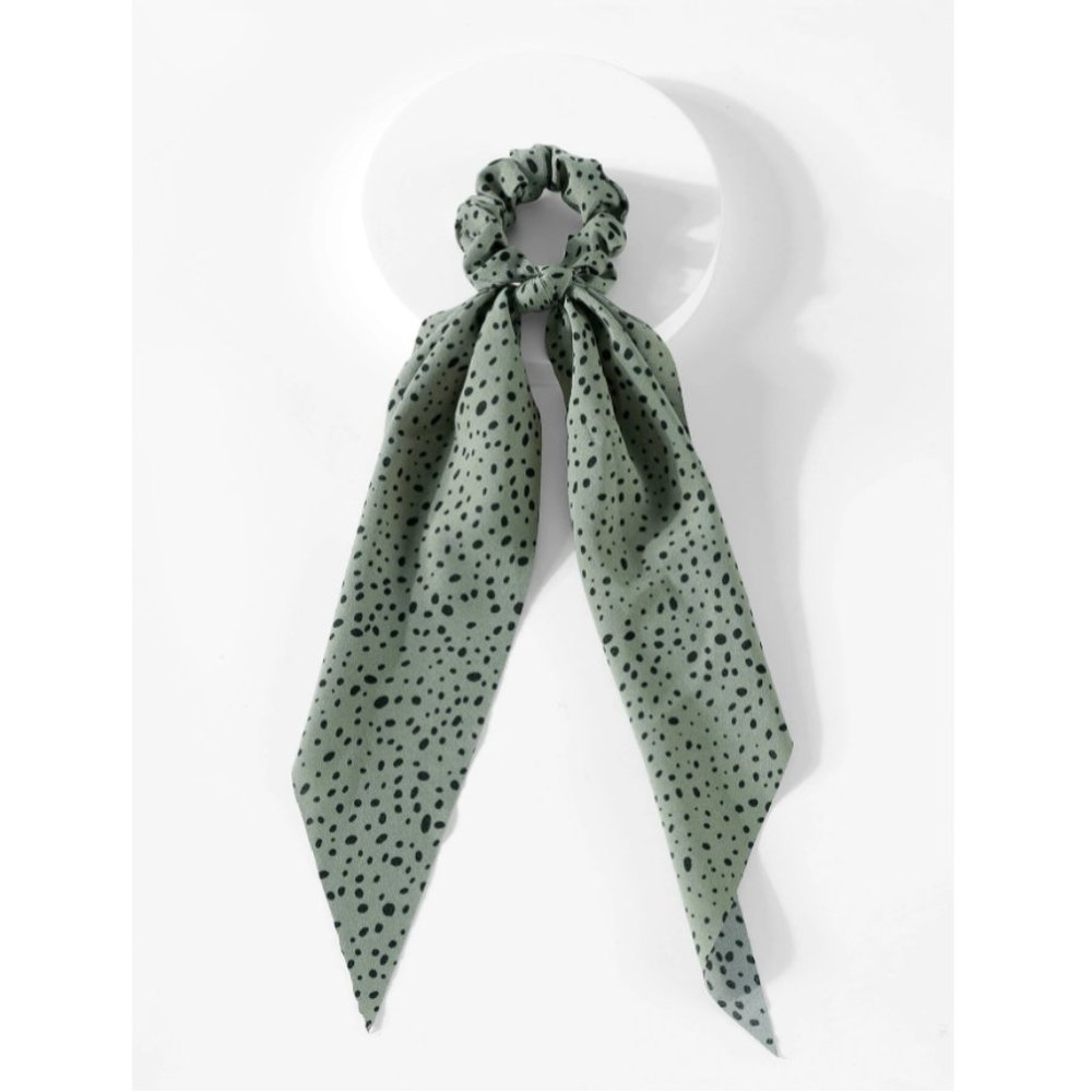 Graphic dots scrunchie scarf